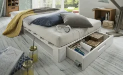 Palettenbett mit Stauraum